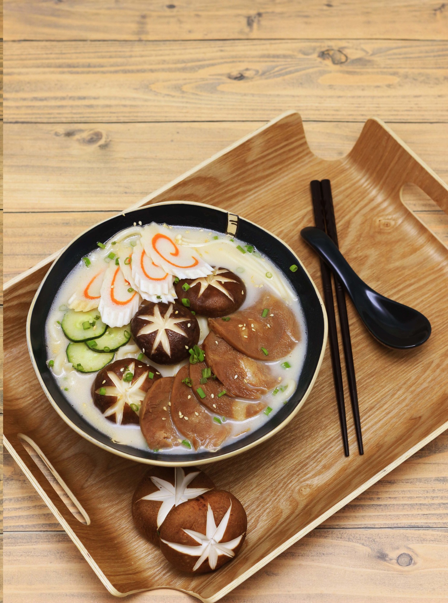 貓醬豚骨叉燒烏冬面